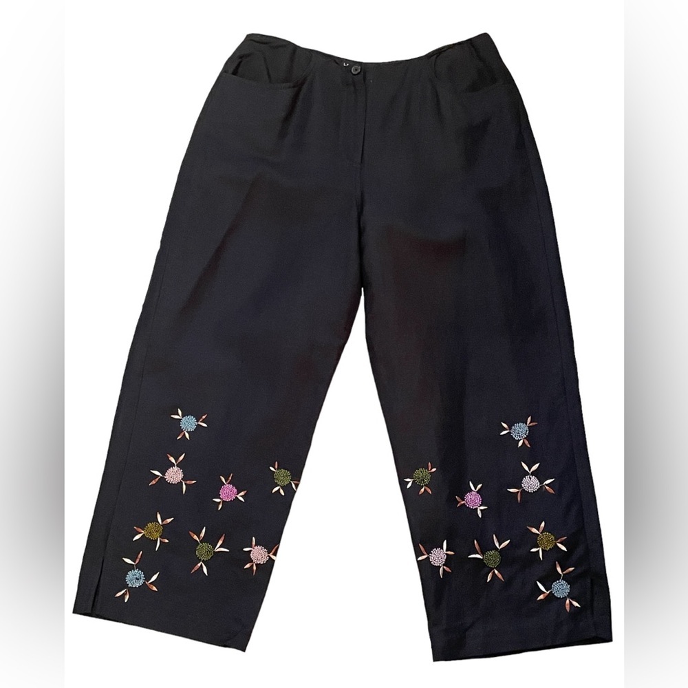 Larry Levine black capris, beaded and embroidered embellishments, size 8